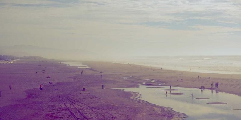免费游戏的迷幻漩涡:蒸汽波美学、混沌大地与玩家社区的生存博弈